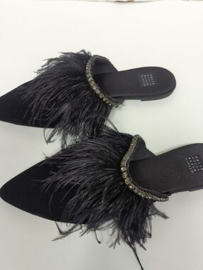 White House Black Market Sz8 Blaire Velvet Feather Mules Slides Rhinestone Chic